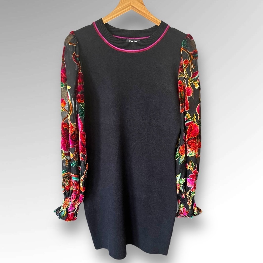 Fate Dress 80% Viscose 20% nylon.